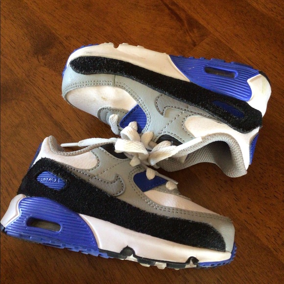 Size 6.0 shoes 40 each or 150 for all. - Picture 5 of 11